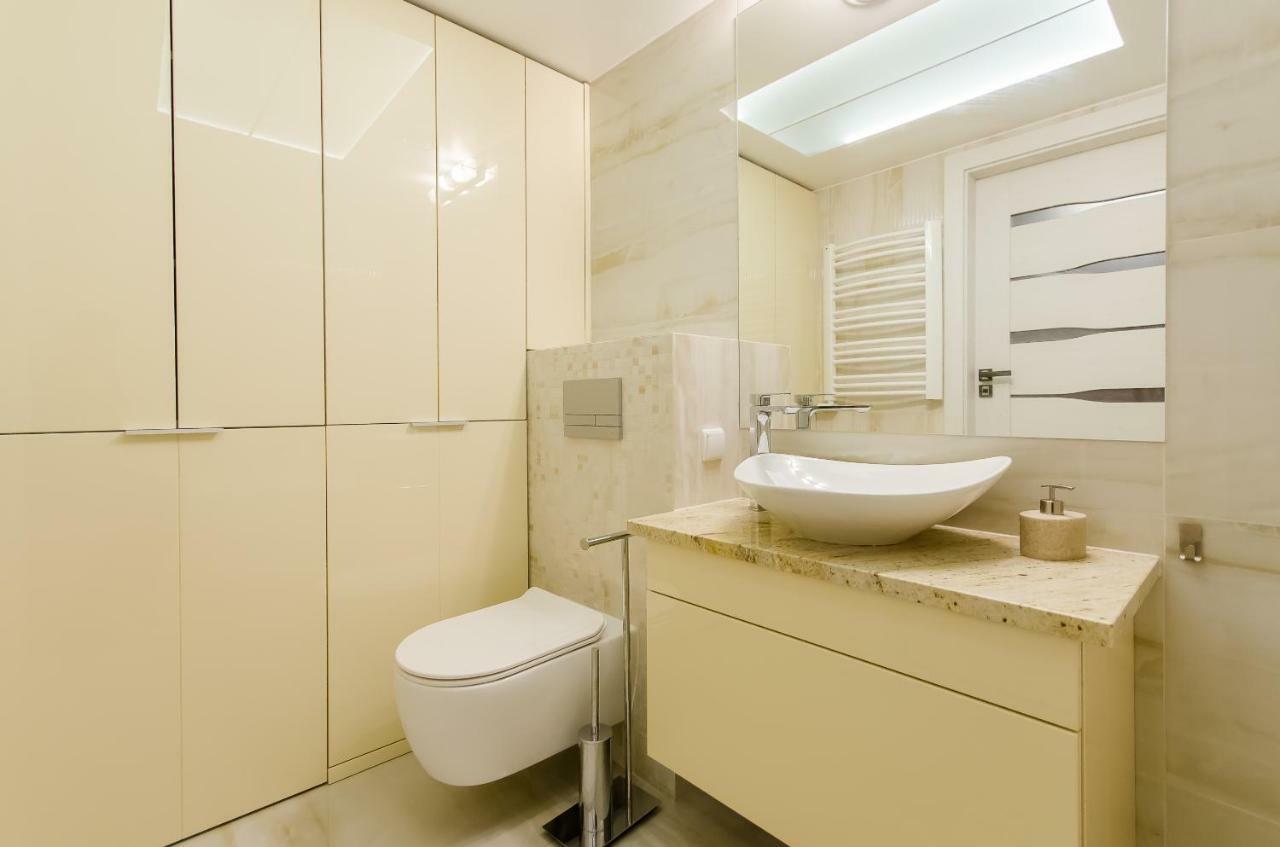 Central Penthouse With Terrace Краків Екстер'єр фото