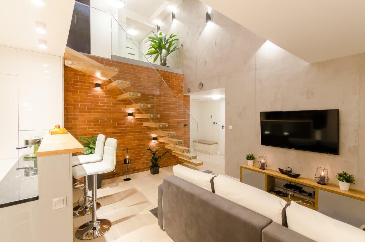 Central Penthouse With Terrace Краків Екстер'єр фото